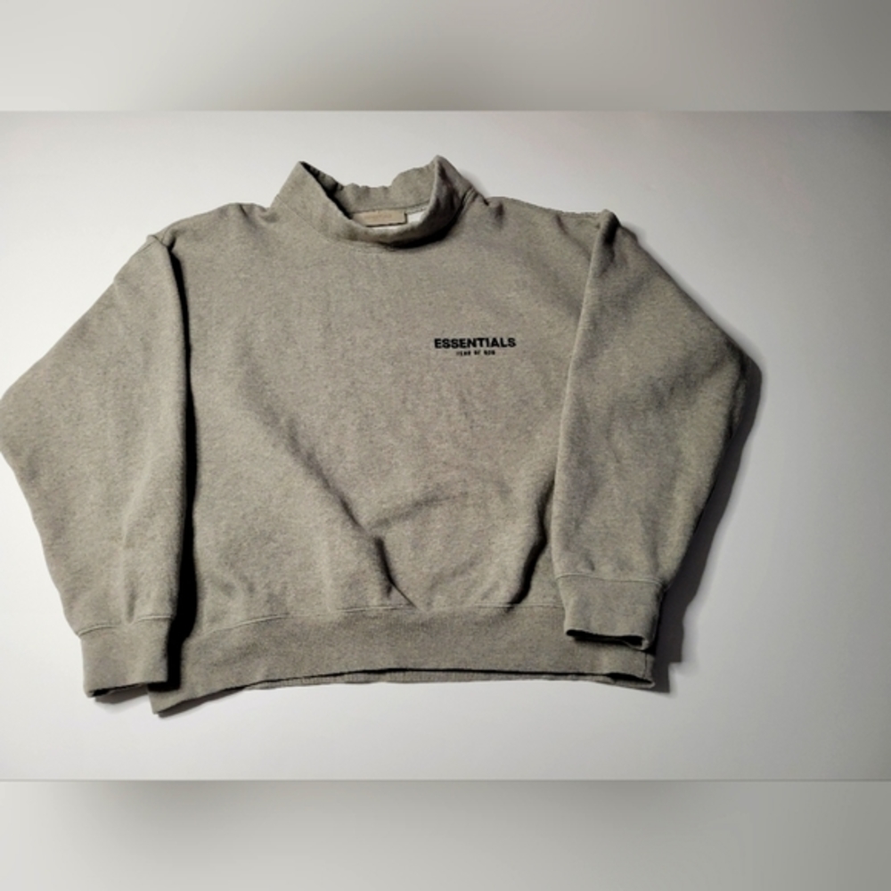 Essentials Fear of God mock neck sweatshirt EUC - Picture 5 of 10